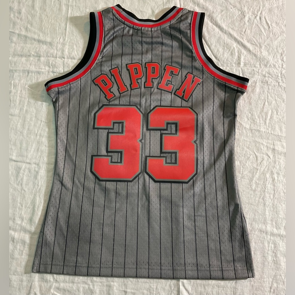 Mitchell & Ness Scottie Pippen Jersey Mens 1995 Chicago Bulls Grey HWC Swingman - Picture 8 of 14